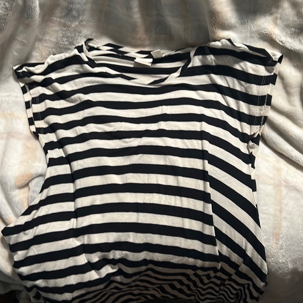 Chico’s exaggerated striped top             Size 0: Small;4